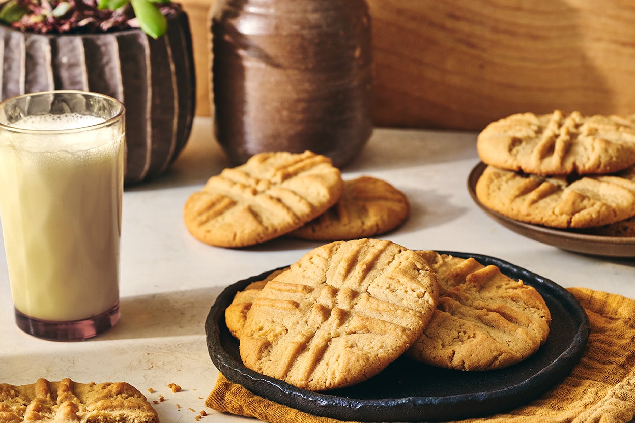 Bake Classic Peanut Butter Cookies: Pro Tips for Perfect Texture